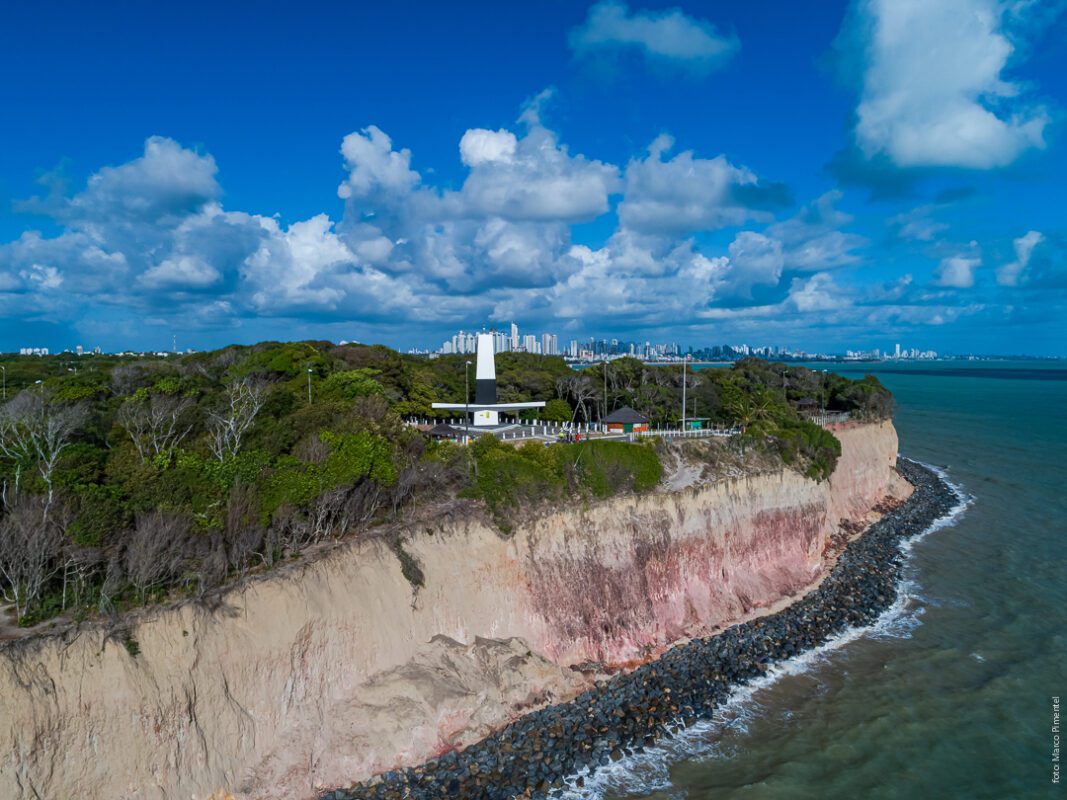 A Magia do Farol do Cabo Branco: Portal para o Ponto Mais Oriental das Américas