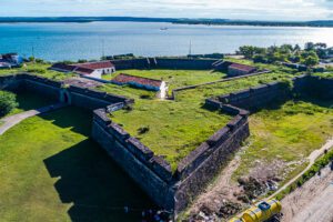 Muralhas do Passado: A Fortaleza de Santa Catarina