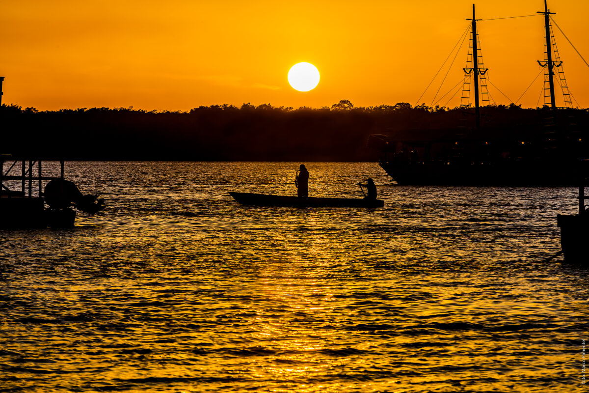 Pôr do Sol no Jacaré: Música e Magia no Rio Paraíba Pôr do Sol no Jacaré: Música e Magia no Rio Paraíba