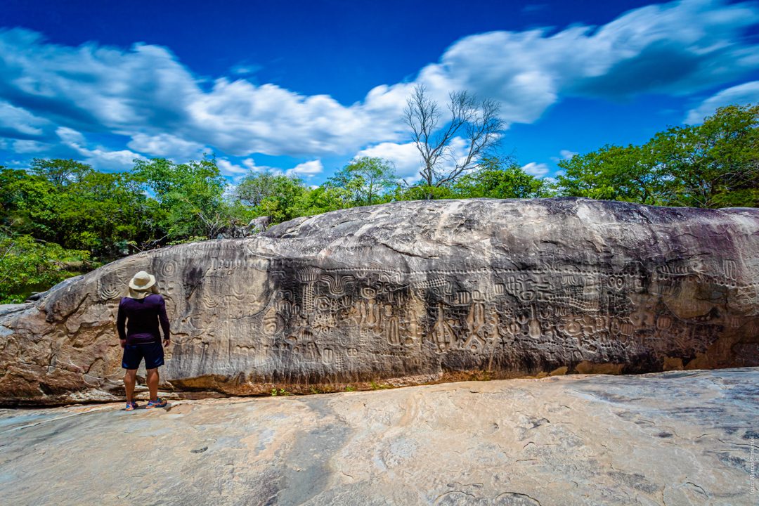 Mistério e História: Conheça a Fascinante Pedra do Ingá, Monumento Arqueológico Único no Brasil Mistério e História: Conheça a Fascinante Pedra do Ingá, Monumento Arqueológico Único no Brasil