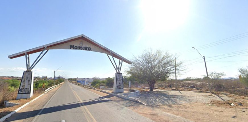 Entrada da cidade de Monteiro, no Cariri da Paraíba. Imagem: Google Maps