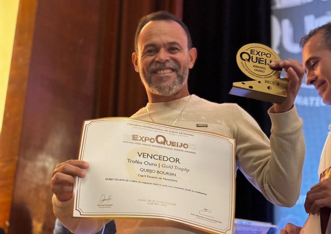 Paraíba conquista ouro e bronze na ExpoQueijo Brasil 2025 Renato Brito conquistou duas medalhas na Expoqueijo 2025. Foto: Reprodução