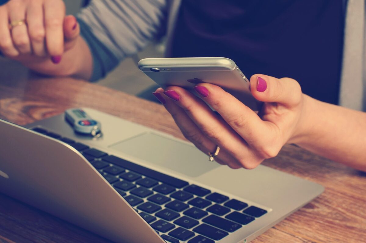 "Quanto custa?": ranking traz os 10 valores de viagens mais pesquisados pelos brasileiros na internet celular, computador