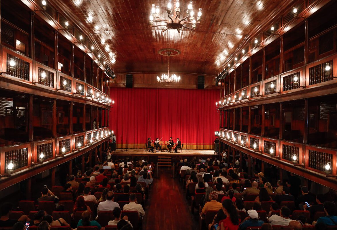 Cartão-postal: Teatro Santa Roza reabre em João Pessoa após obras de revitalização