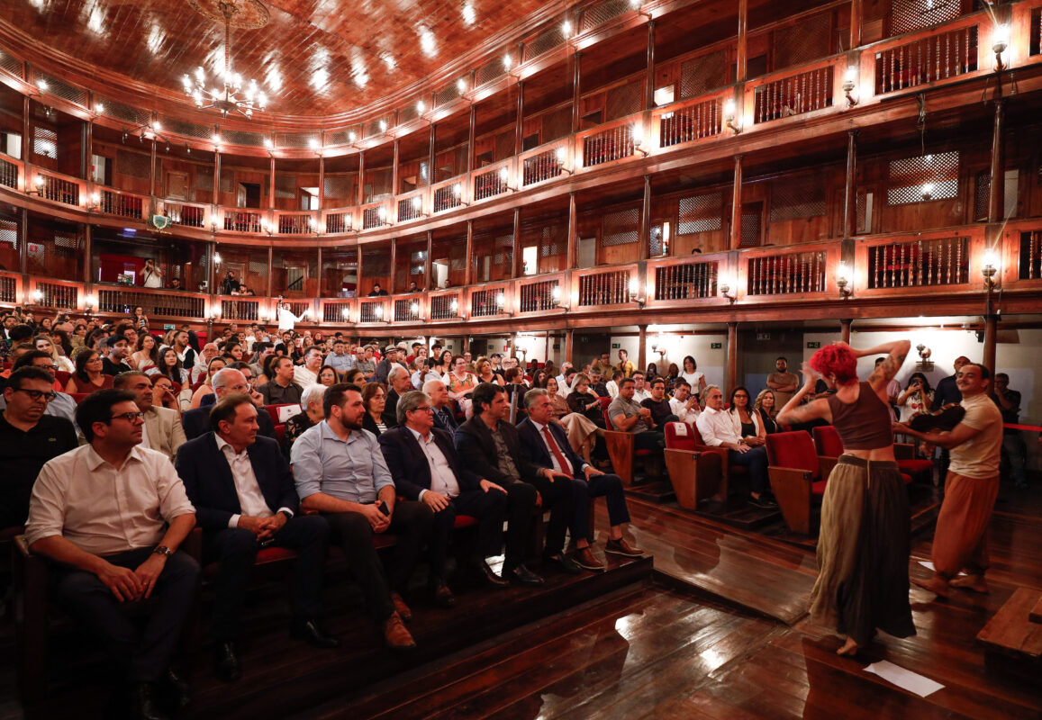 Cartão-postal: Teatro Santa Roza reabre em João Pessoa após obras de revitalização