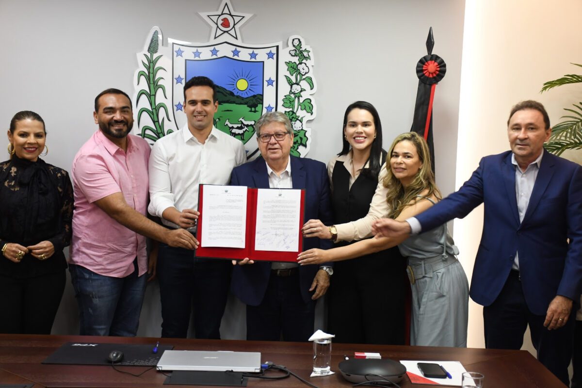 João Azevêdo cria monumento natural Itacoatiaras do Ingá com R$ 29,3 mi em obras