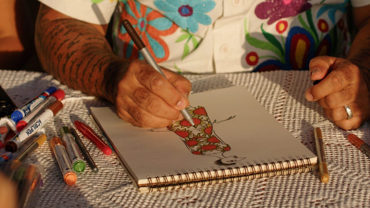 Crocheteiras de Boqueirão criam coleção inédita com Ronaldo Fraga para Salão do Artesanato Oficina de Ronaldo Fraga com crocheteiras de Boqueirão. Foto: Secom-PB/Kant Rafael